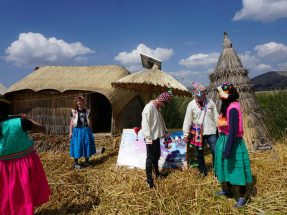 Uros Islands Tour: Half-Day in the Heart of Lake Titicaca